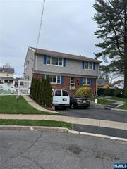 41 Coyne Court 2, Bergenfield, NJ 07621