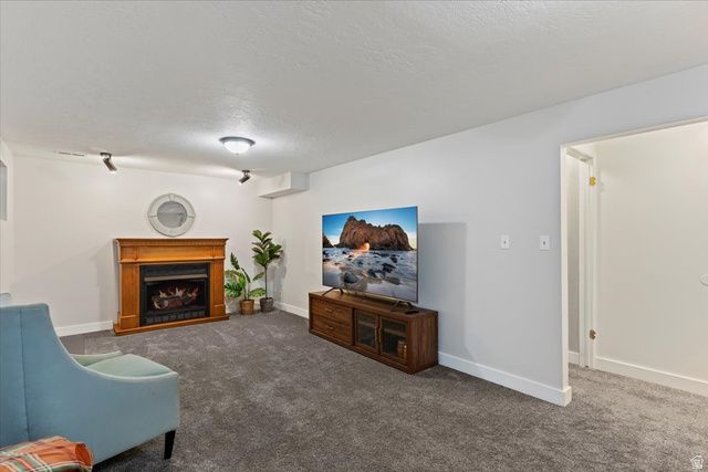 284 N 100 E, North Salt Lake, UT 84054
