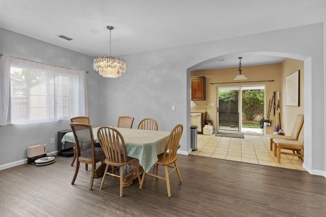 320 Arnold Gamble Cir, Sacramento, CA 95835