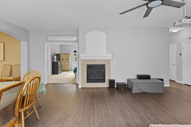 320 Arnold Gamble Cir, Sacramento, CA 95835