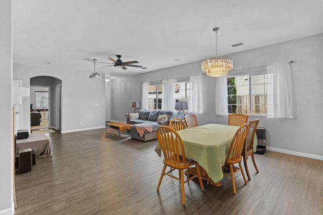 320 Arnold Gamble Cir, Sacramento, CA 95835