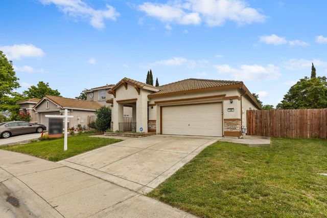 320 Arnold Gamble Cir, Sacramento, CA 95835