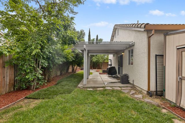 320 Arnold Gamble Cir, Sacramento, CA 95835