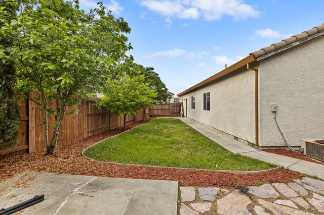 320 Arnold Gamble Cir, Sacramento, CA 95835