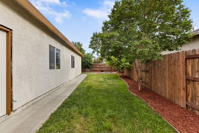 320 Arnold Gamble Cir, Sacramento, CA 95835