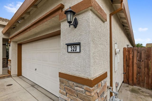 320 Arnold Gamble Cir, Sacramento, CA 95835