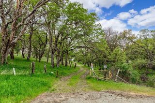 8785 Blackwell Road, Central Point, OR 97502