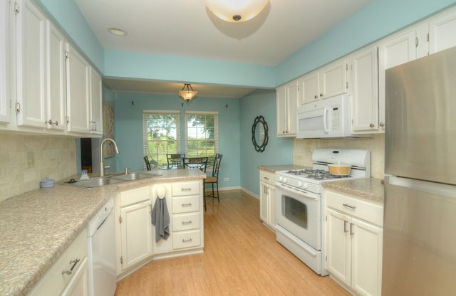 1633 Penny Lane, Crystal Lake, IL 60014