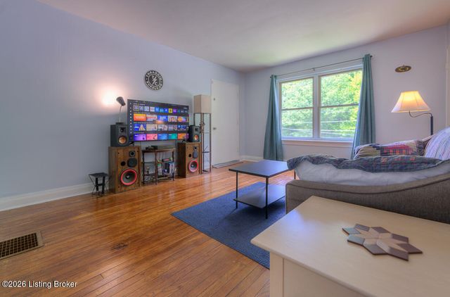 2316 Grinstead Dr 4, Louisville, KY 40204