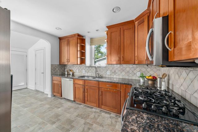 179 N Cassingham Road, Columbus, OH 43209