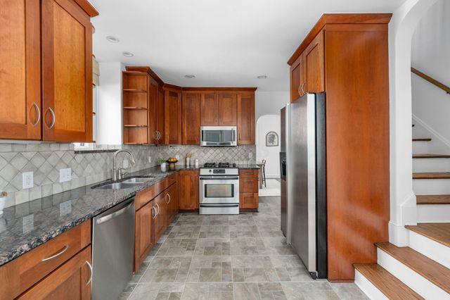 179 N Cassingham Road, Columbus, OH 43209