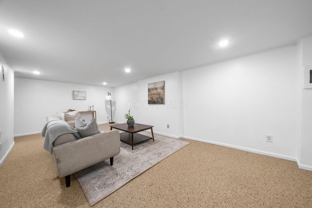 179 N Cassingham Road, Columbus, OH 43209