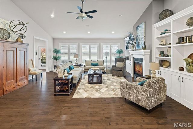 4715 Richland Woods Court, Alton, IL 62002