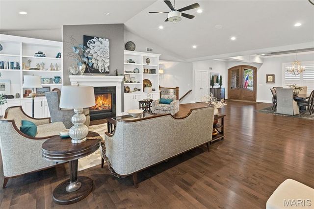 4715 Richland Woods Court, Alton, IL 62002