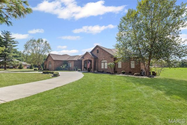 4715 Richland Woods Court, Alton, IL 62002