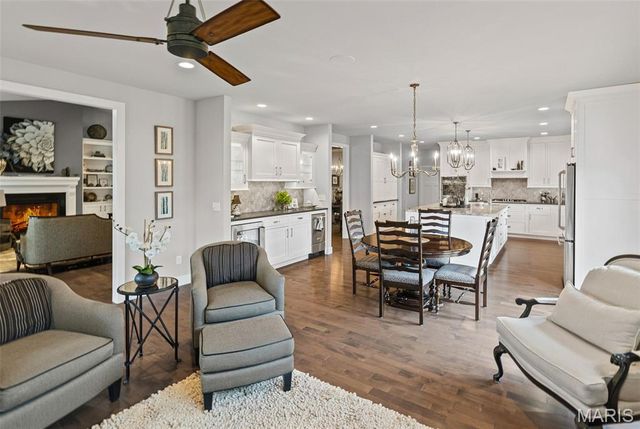 4715 Richland Woods Court, Alton, IL 62002