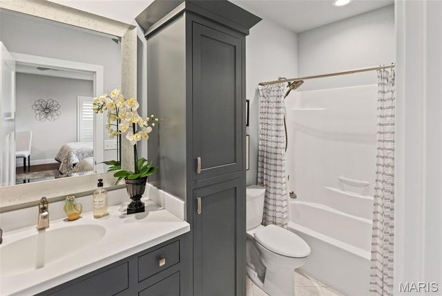 4715 Richland Woods Court, Alton, IL 62002