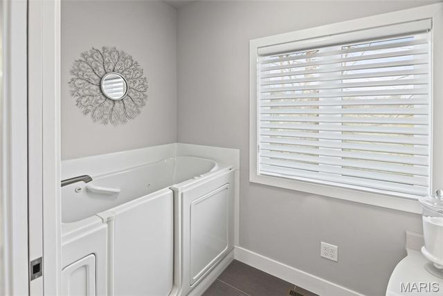 4715 Richland Woods Court, Alton, IL 62002