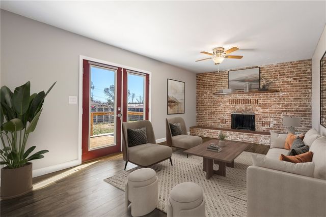 805 W Norwood Street, Rogers, AR 72756