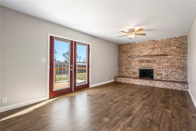 805 W Norwood Street, Rogers, AR 72756