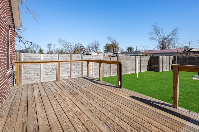 805 W Norwood Street, Rogers, AR 72756