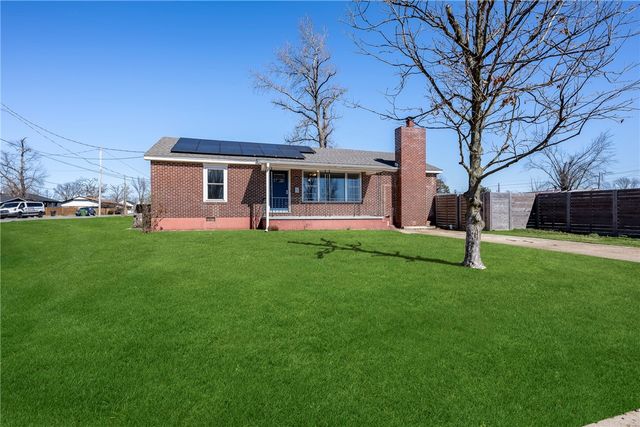 805 W Norwood Street, Rogers, AR 72756