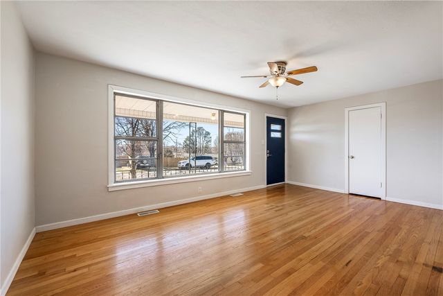 805 W Norwood Street, Rogers, AR 72756