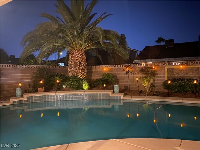 7429 Radville Drive, Las Vegas, NV 89129