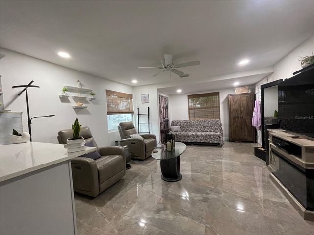 8002 48TH AVENUE N, St Petersburg, FL 33709