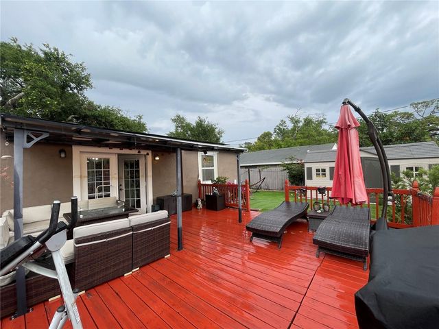 8002 48TH AVENUE N, St Petersburg, FL 33709