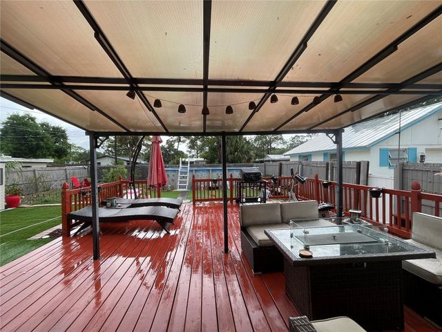 8002 48TH AVENUE N, St Petersburg, FL 33709