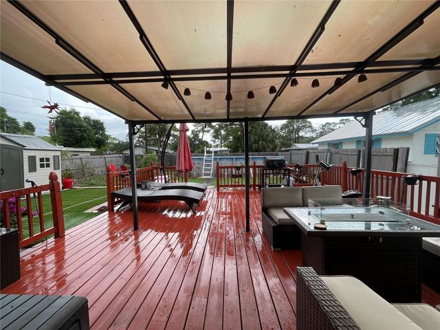 8002 48TH AVENUE N, St Petersburg, FL 33709
