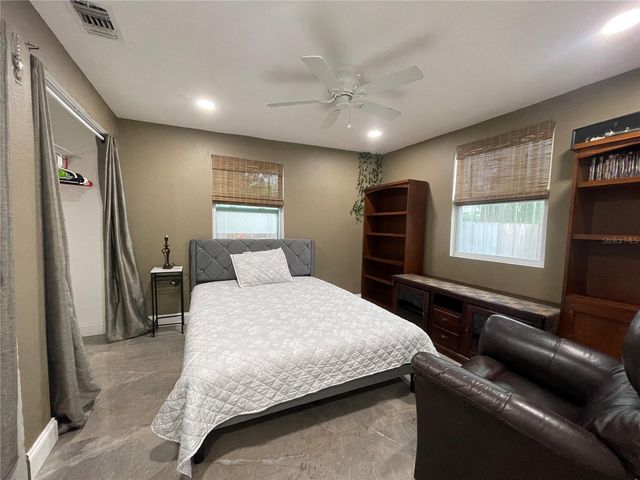 8002 48TH AVENUE N, St Petersburg, FL 33709
