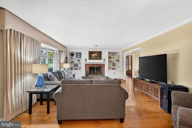 1591 MIDDLETOWN RD, Gradyville, PA 19039