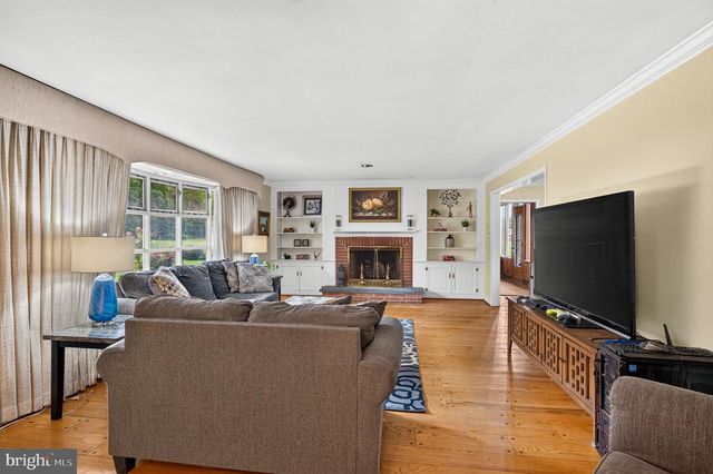 1591 MIDDLETOWN RD, Gradyville, PA 19039