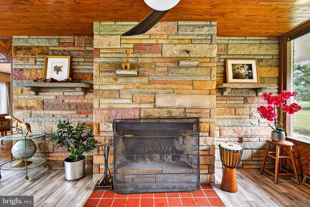 1591 MIDDLETOWN RD, Gradyville, PA 19039