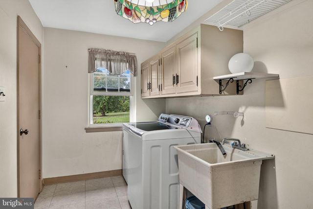 1591 MIDDLETOWN RD, Gradyville, PA 19039