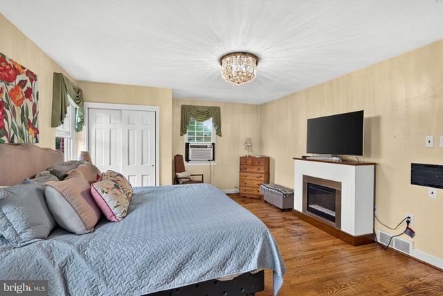 1591 MIDDLETOWN RD, Gradyville, PA 19039