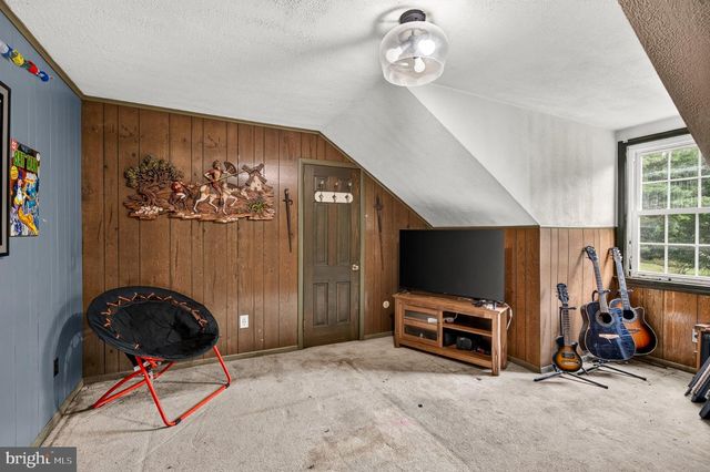 1591 MIDDLETOWN RD, Gradyville, PA 19039