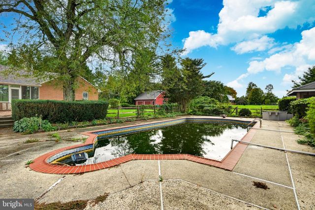 1591 MIDDLETOWN RD, Gradyville, PA 19039