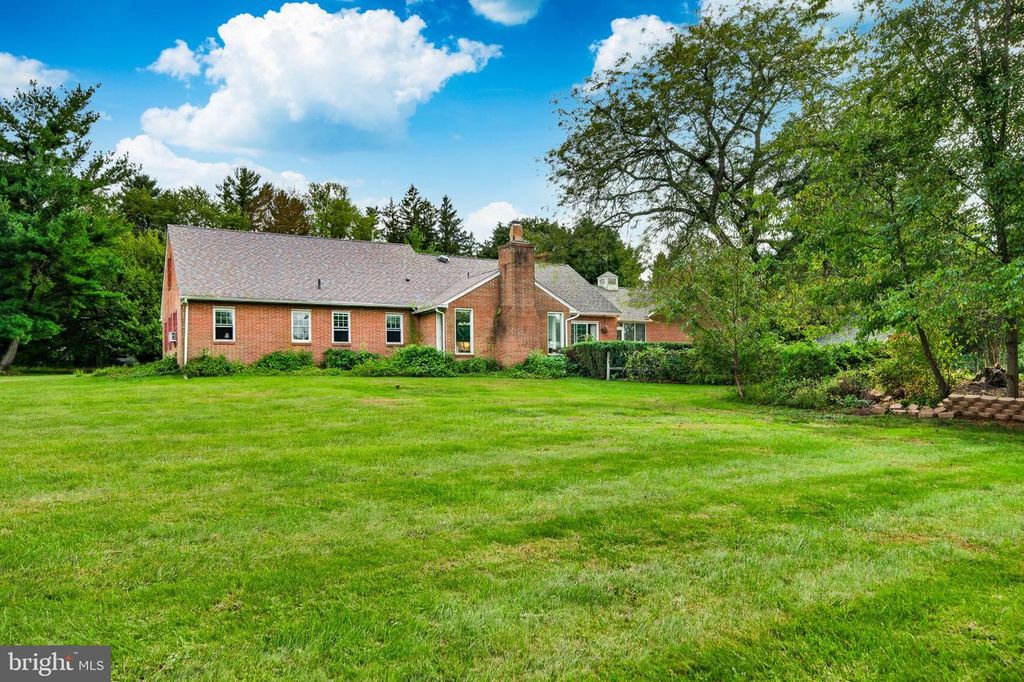 1591 MIDDLETOWN RD, Gradyville, PA 19039 — photo 4