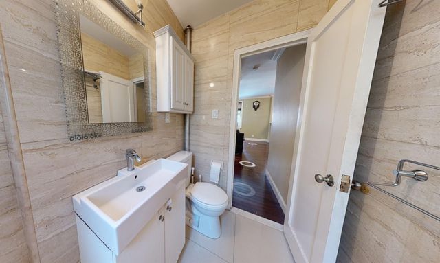 9410 64 Road B6, Rego Park, NY 11374