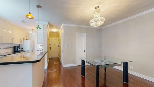 9410 64 Road B6, Rego Park, NY 11374