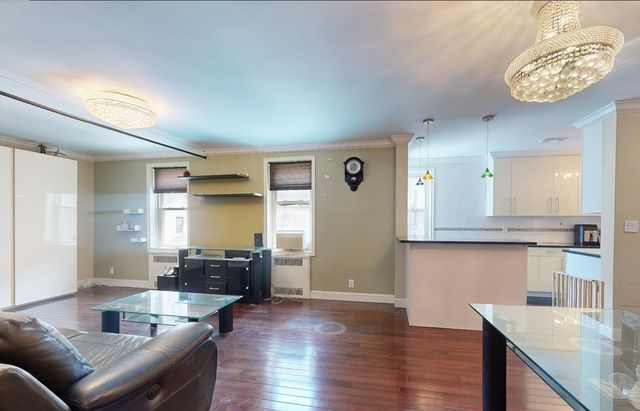 9410 64 Road B6, Rego Park, NY 11374