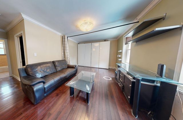 9410 64 Road B6, Rego Park, NY 11374