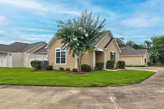 310-1 Hidden Creek Landing, Dothan, AL 36301