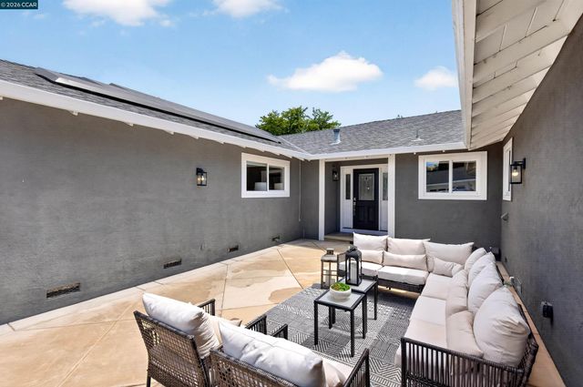 464 Saint Francis Dr, Danville, CA 94526
