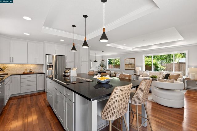464 Saint Francis Dr, Danville, CA 94526