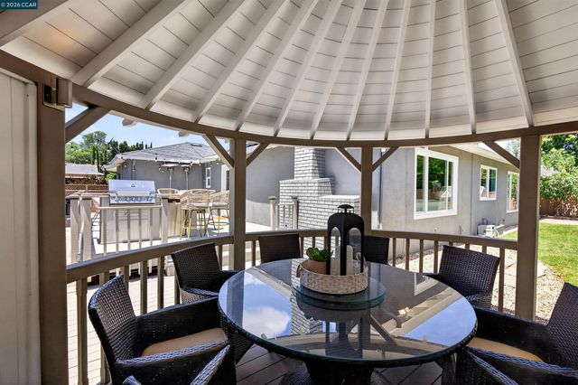 464 Saint Francis Dr, Danville, CA 94526