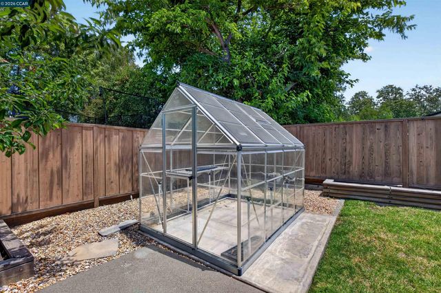 464 Saint Francis Dr, Danville, CA 94526